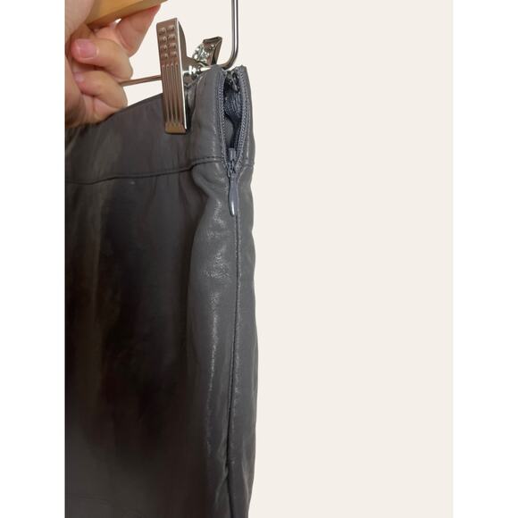 SEEK The Label Gray Faux Leather Mini Skirt Size Small - Picture 2 of 7